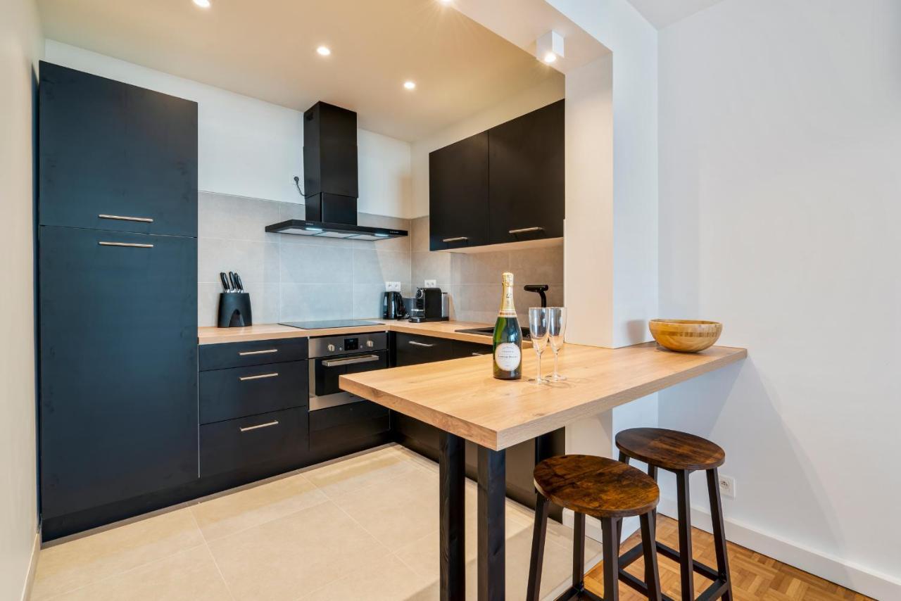 Fantastically Located Modern Apartment With Garage Available Остенде Екстериор снимка